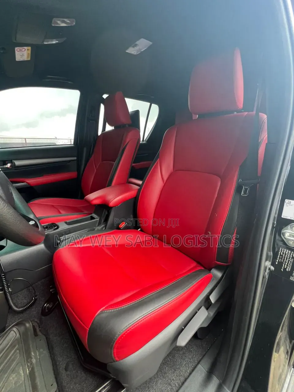 Toyota Hilux 2024 Black
