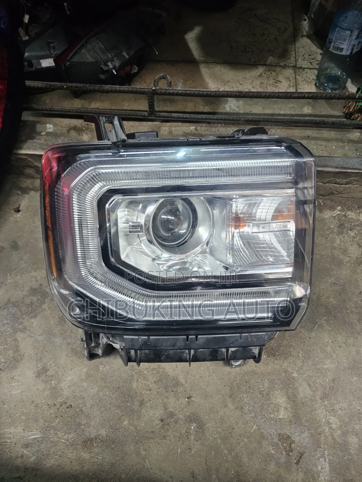 GMC Sierra 2018 Headlight