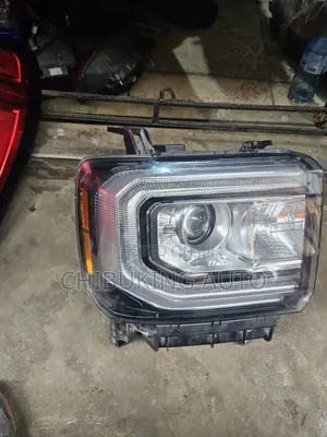 GMC Sierra 2018 Headlight