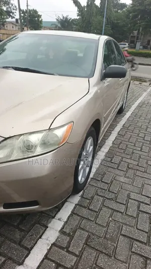 Toyota Camry 2009 Gold