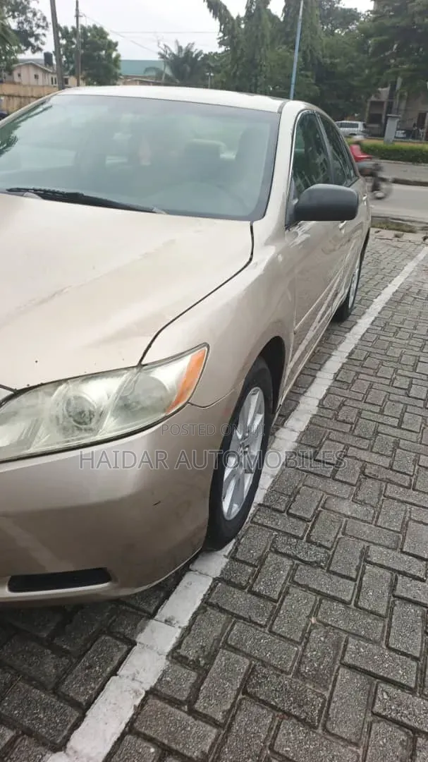 Toyota Camry 2009 Gold