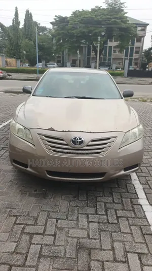 Toyota Camry 2009 Gold