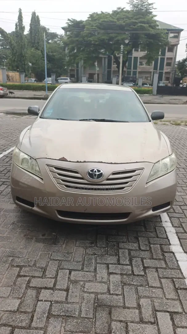 Toyota Camry 2009 Gold