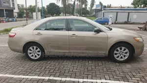 Toyota Camry 2009 Gold