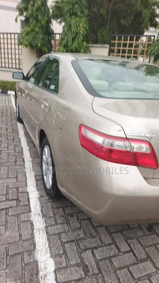 Toyota Camry 2009 Gold