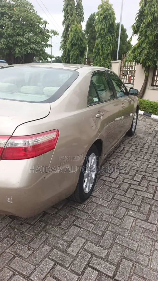 Toyota Camry 2009 Gold
