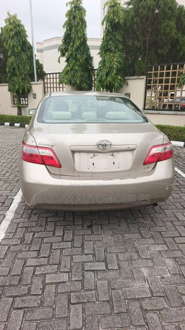 Toyota Camry 2009 Gold