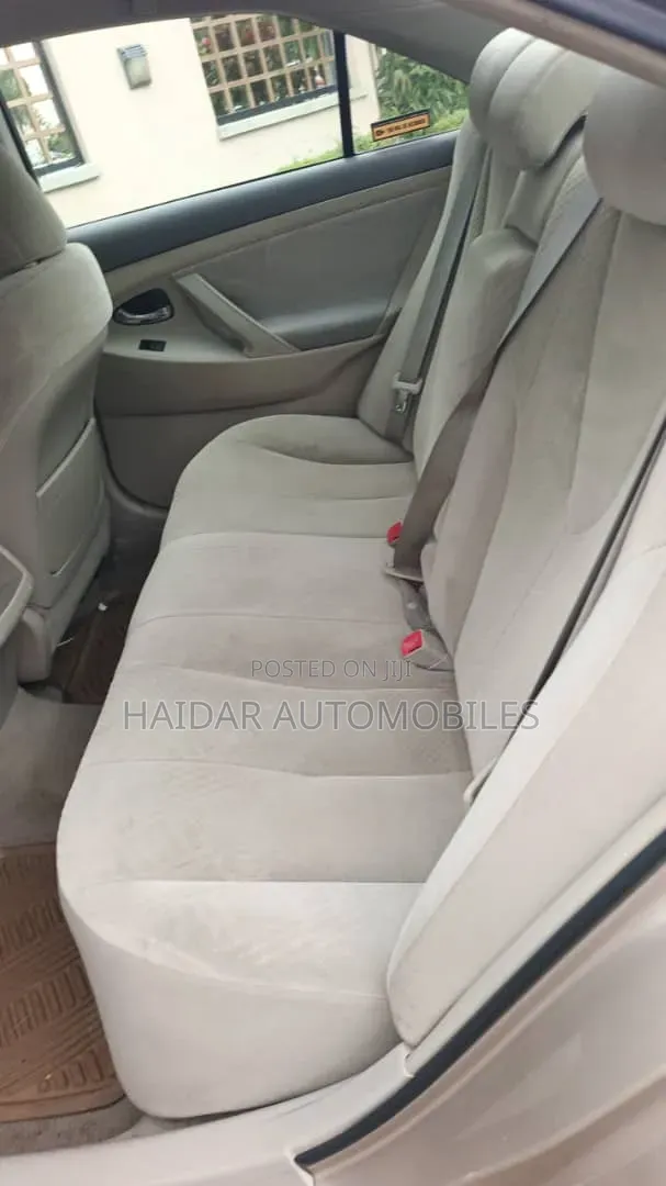 Toyota Camry 2009 Gold