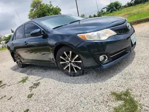 Toyota Camry SE 4dr Sedan (2.5L 4cyl 6A) 2013 Blue