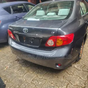 Toyota Corolla 2009 Gray
