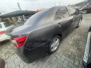 Toyota Camry LE 4dr Sedan (2.5L 4cyl 6A) 2014 Gray