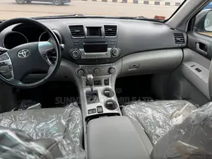 Toyota Highlander 2011 Silver