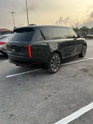 Land Rover Range Rover Vogue 2025 Green