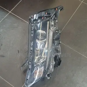 Prado Headlight GBT 2018