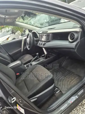 Toyota RAV4 LE 4dr SUV AWD (2.5L 4cyl 6A) 2018 Gray