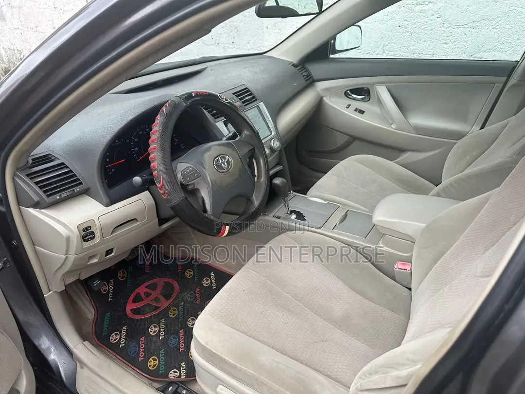 Toyota Camry 2010 Gray