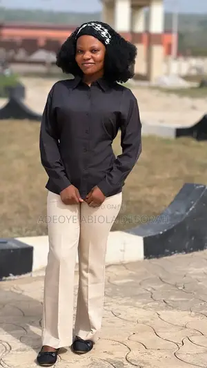 Female Virtual Personal Asistant