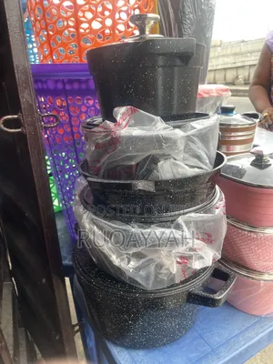 5 Set Brocook Granite Pots Including Frypan