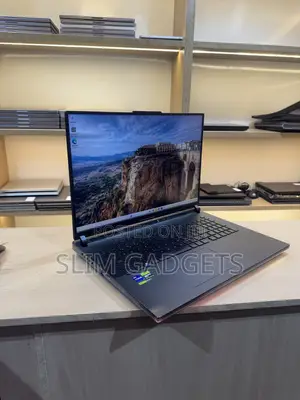 Laptop Asus ROG Strix G18 32GB Intel Core i9 SSD 2T