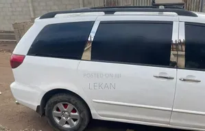 Toyota Sienna 2005 White