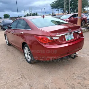 Hyundai Sonata Limited 2.0T Sedan (2.0L 4cyl 6A) 2012 Red