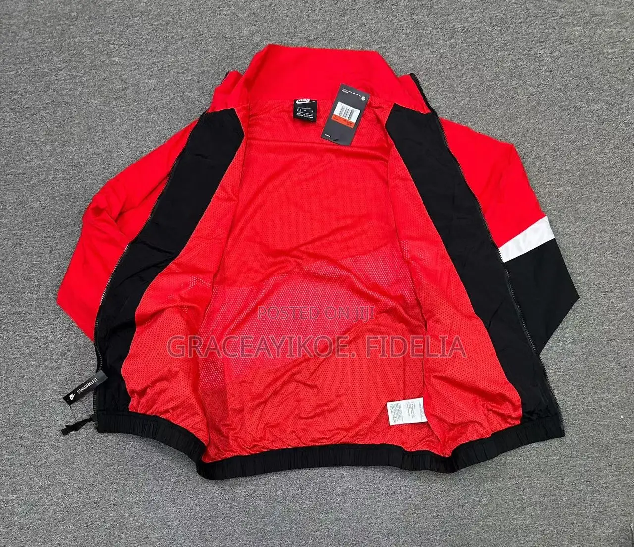 Nike Windbreaker Jacket – Lightweight Stylish