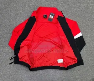 Nike Windbreaker Jacket – Lightweight Stylish