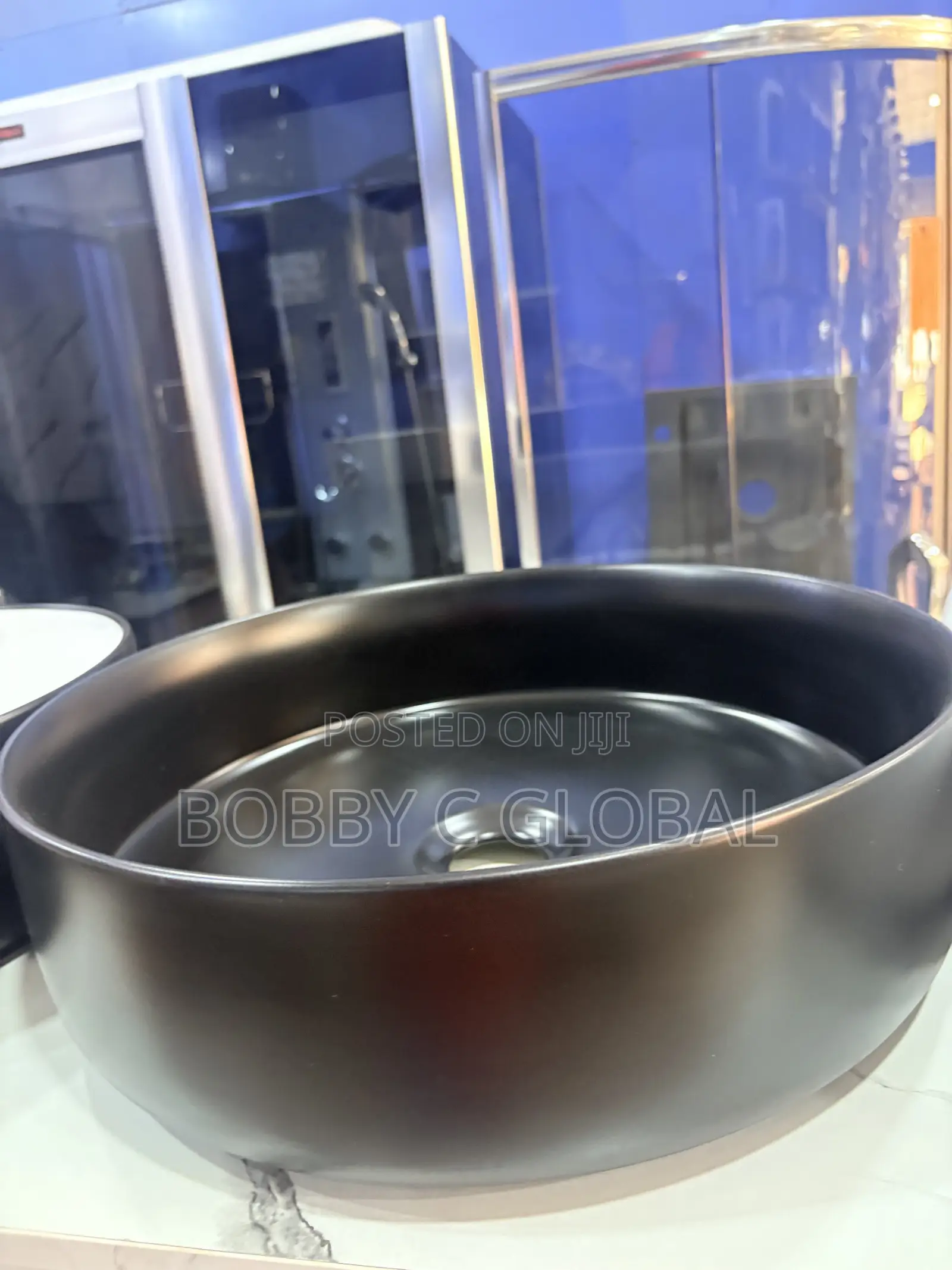 Round Luxury Black Basin
