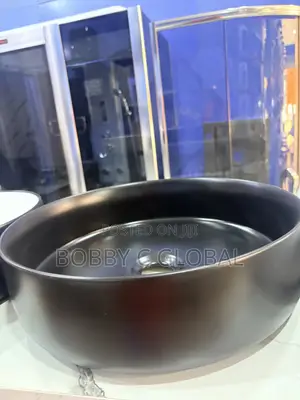 Round Luxury Black Basin