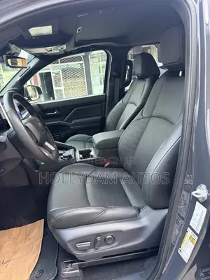 Toyota Tacoma SR5 Access Cab 6' Bed AT 2024 Black