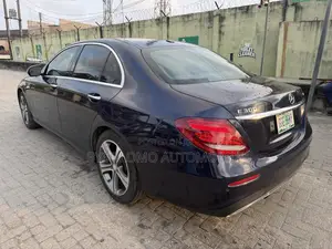 Mercedes-Benz E300 4Matic AWD Sedan (2.0L 4cyl 9A) 2017 Blue