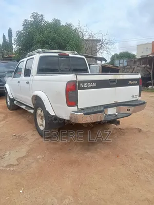 Nissan Frontier 2006 White