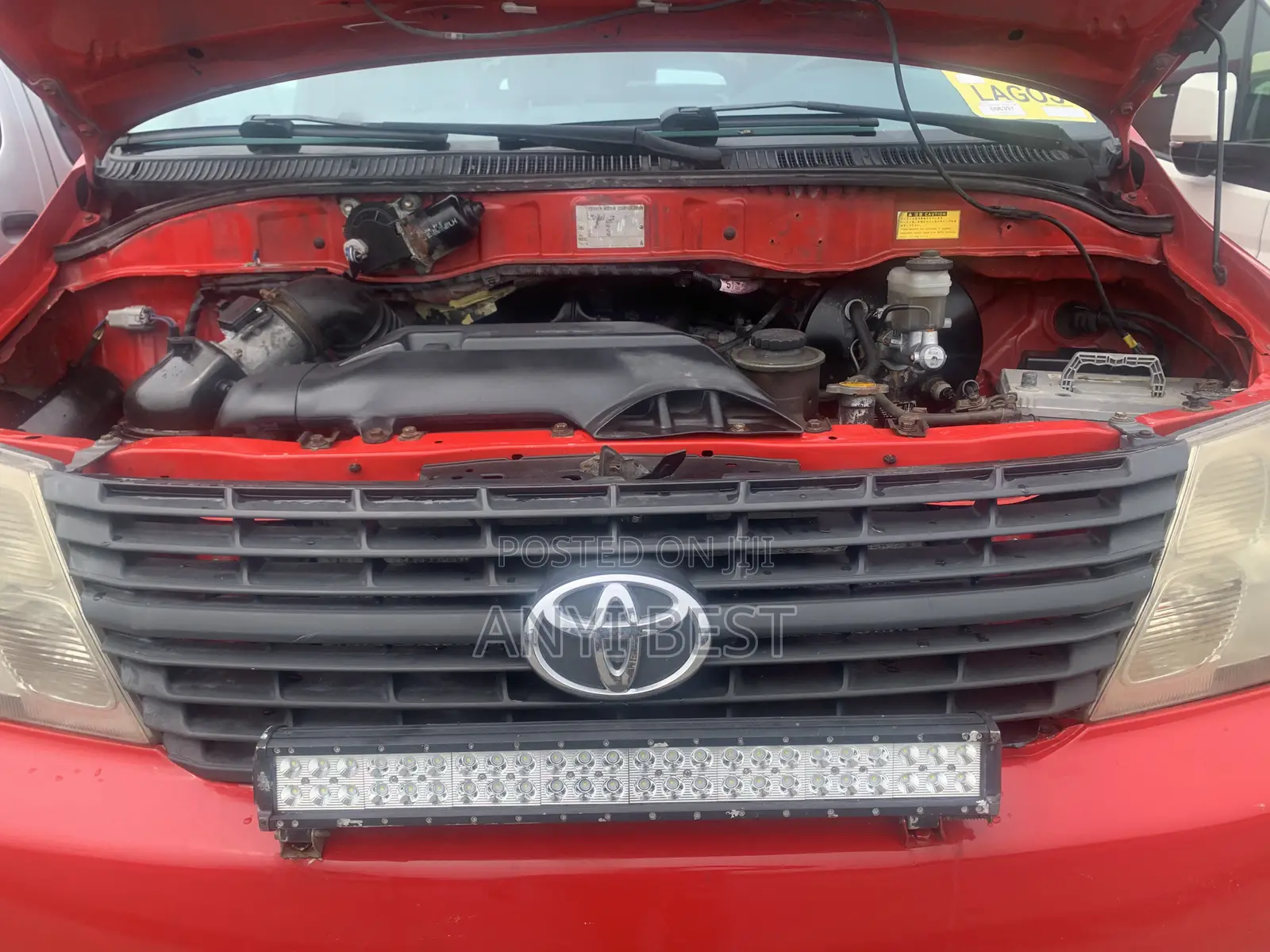 Toyota HiAce 2006 Red