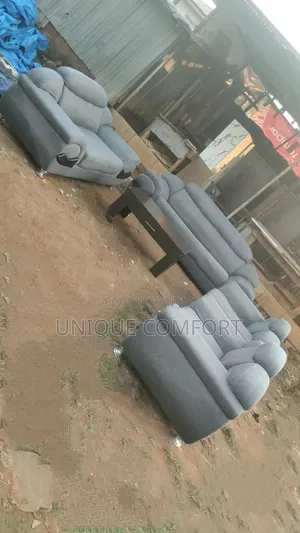 Top Quality 7 Seaters Sturdy Sofa Set (3,2,1,1) Seaters With Table