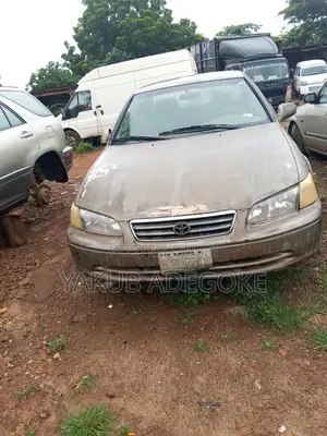 Toyota Camry 2002 Gold