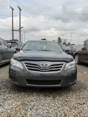 Toyota Camry LE 4dr Sedan (2.5L 4cyl 6A) 2011 Gray