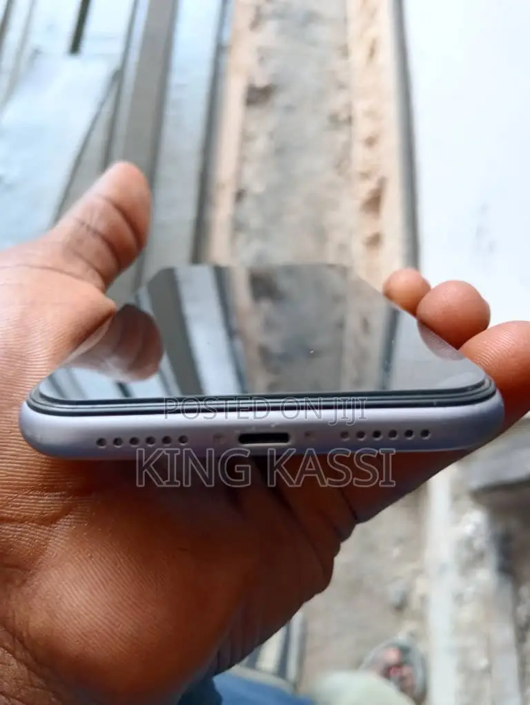 Apple iPhone 11 64 GB Purple