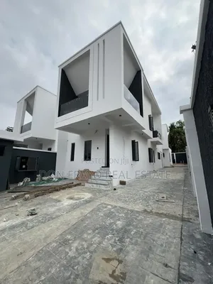 4bdrm Duplex in Adeyi Avenue, Old Bodija for sale