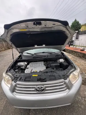 Toyota Highlander 2010 Silver
