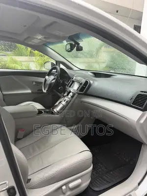 Toyota Venza V6 AWD 2010 White