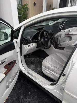 Toyota Venza V6 AWD 2010 White