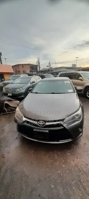 Toyota Camry 2016 Gray