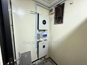 2bdrm Apartment in Lekki Phase 1 for rent