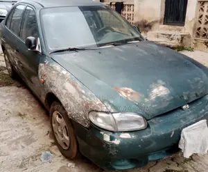 Hyundai Accent Base Hatchback 1996 Green