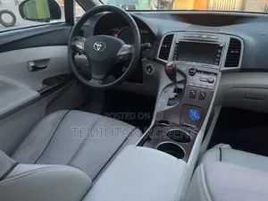 Toyota Venza AWD 2011 White