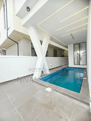 5bdrm Duplex in Chevron for sale