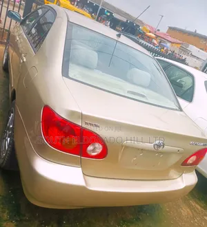 Toyota Corolla 2004 Gold