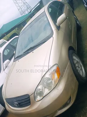 Toyota Corolla 2004 Gold
