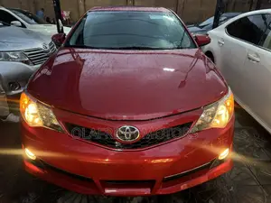 Toyota Camry SE V6 4dr Sedan (3.5L 6cyl 6A) 2012 Red