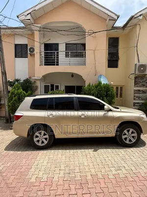 Toyota Highlander 2010 Gold